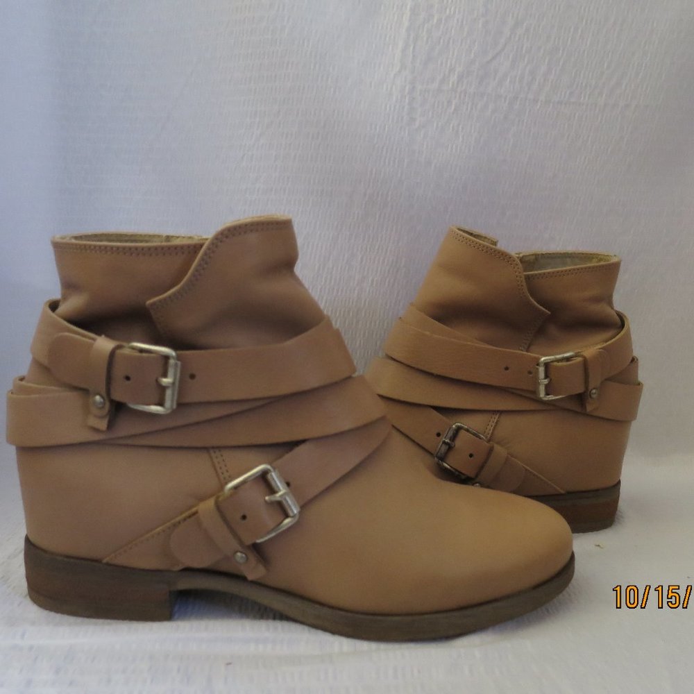 Light Tan leather booties - Hidden 1.5" heel.   Size 9
